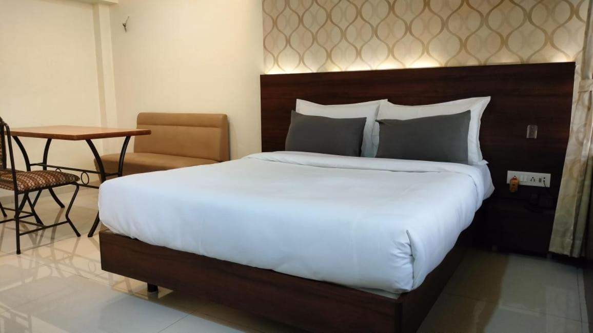 Hotel Sai Nidhi Executive-Mindspace Airoli Navi Mumbai Ngoại thất bức ảnh