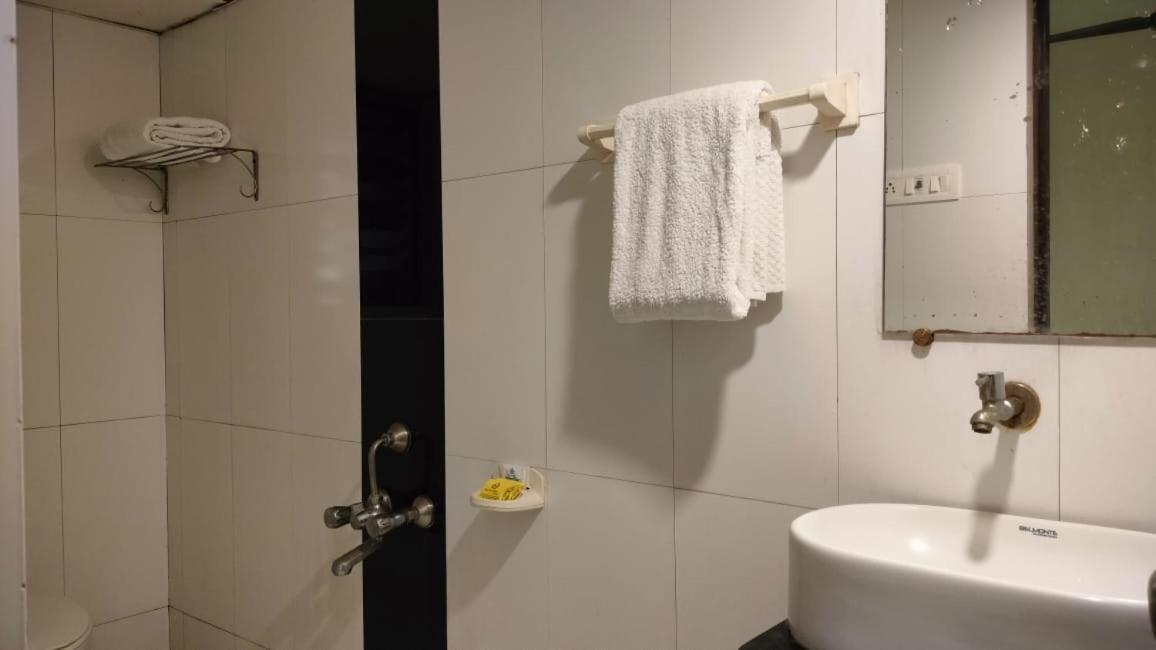 Hotel Sai Nidhi Executive-Mindspace Airoli Navi Mumbai Ngoại thất bức ảnh